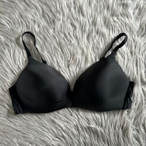 Victoria's Secret No-Wire Lightly Lined Bra Womens Size 38C Black Wireless